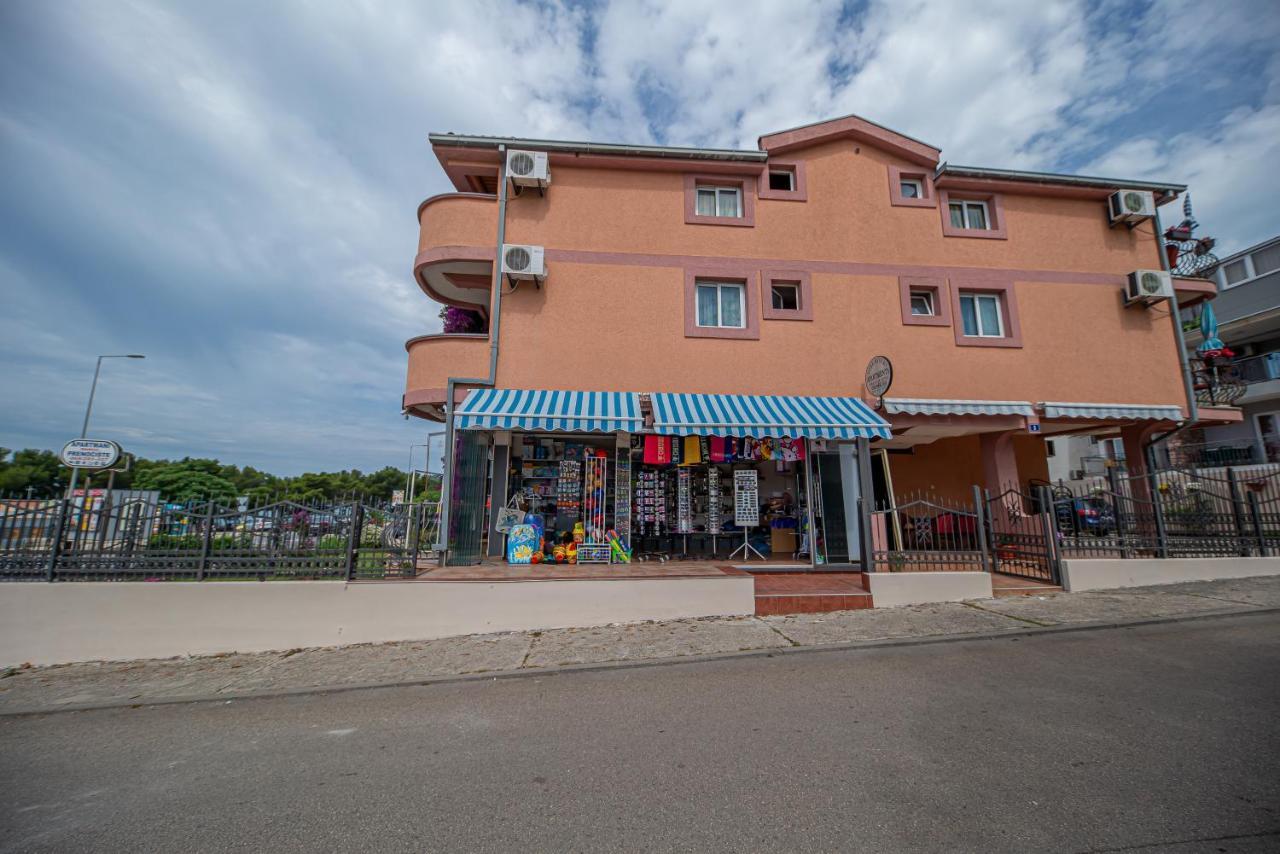 Apartment Marcic บาร์ ภายนอก รูปภาพ