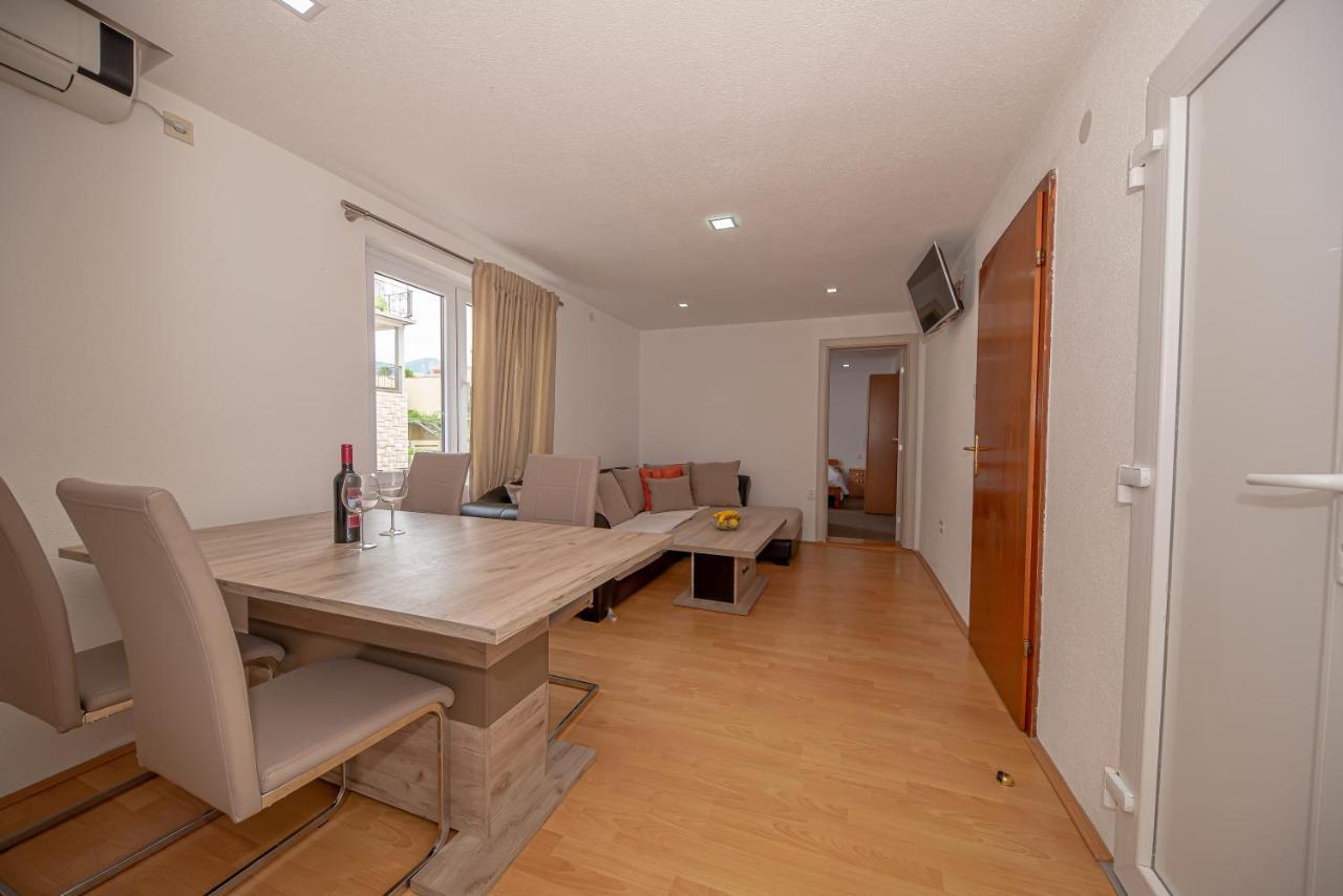Apartment Marcic บาร์ ภายนอก รูปภาพ